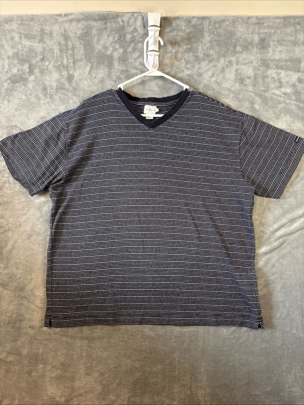 Calvin Klein Jeans Men's Navy and White Striped V-Neck Tee
